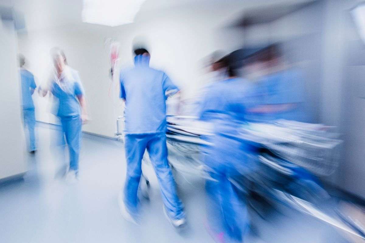 corsa barella ospedale